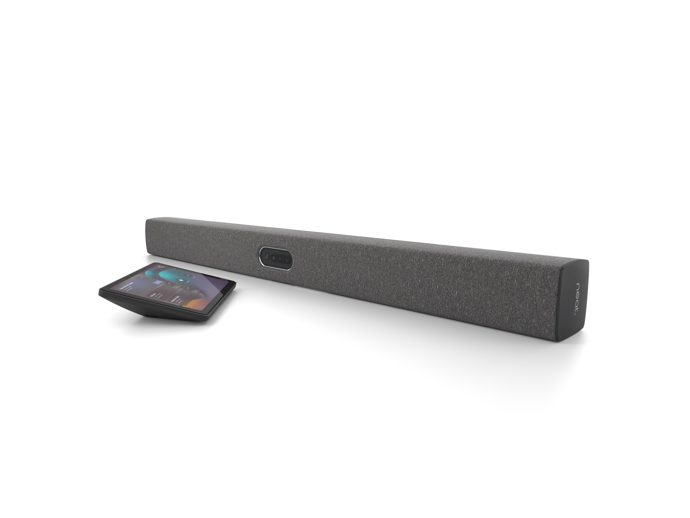 Neat Bar Pro pod ekranem w trybie Microsoft Teams Rooms